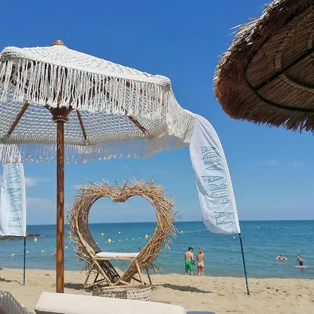 Apartmán Avec Jardin, Piscine, Plage, Tennis